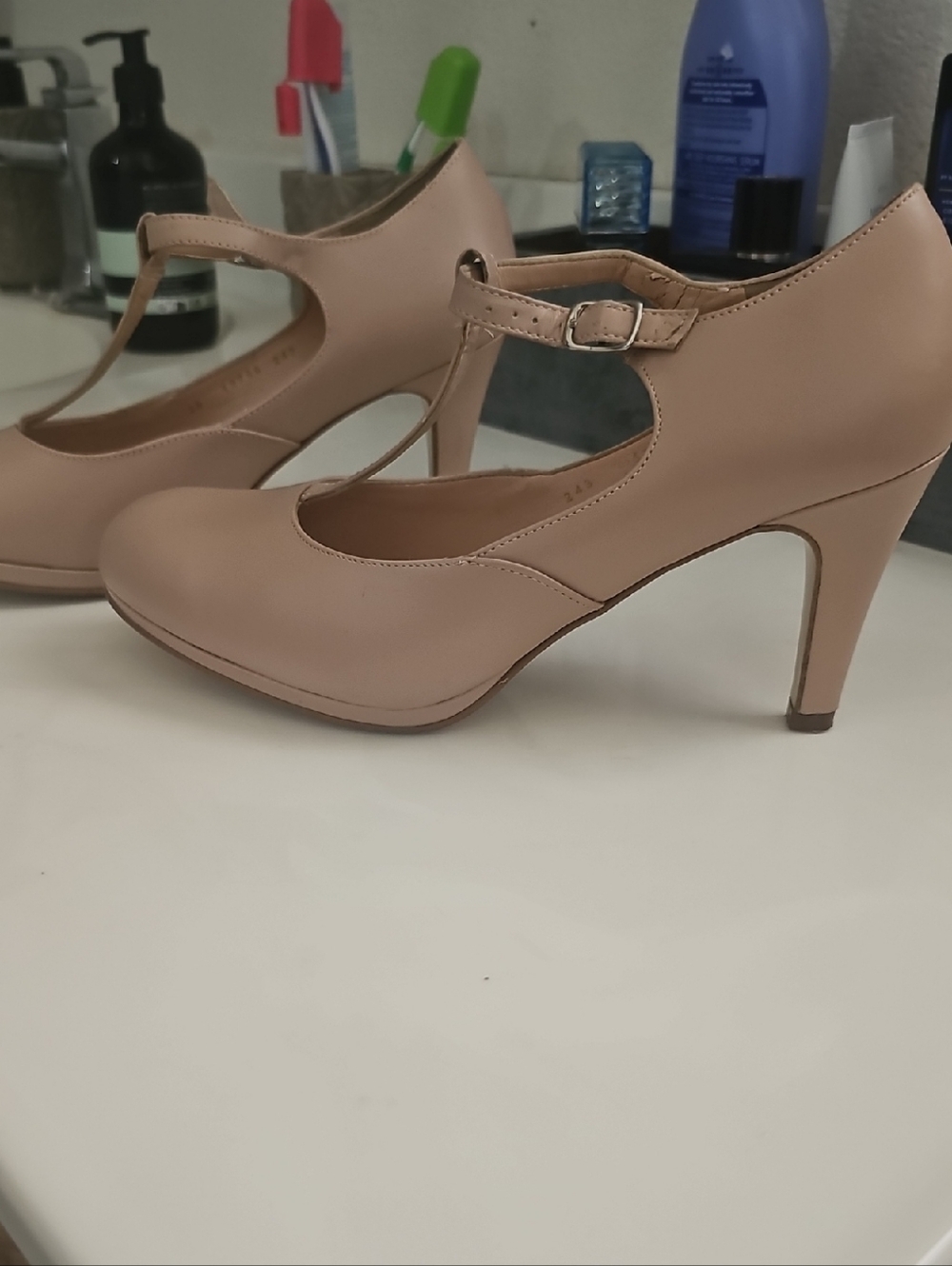 Classic Leather T-Strap High Heel Pumps - Nude Size 9, (26)